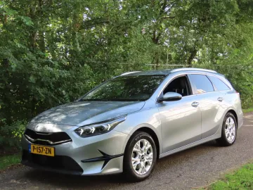 Car image 30