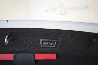 Car image 35