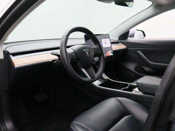 Tesla Model 3 211 kW image number 31