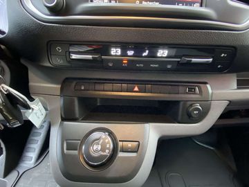 Car image 36