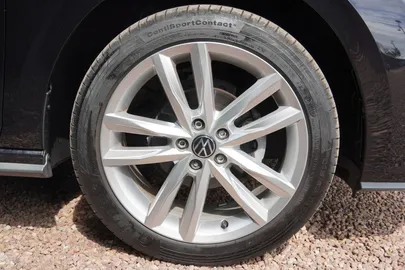 Car image 35