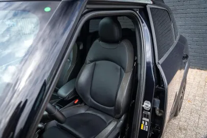 Car image 29