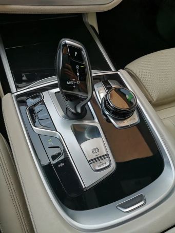 BMW 750i xDrive 390 kW image number 29