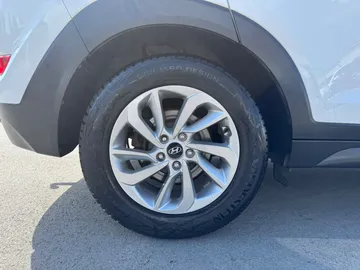 Car image 37