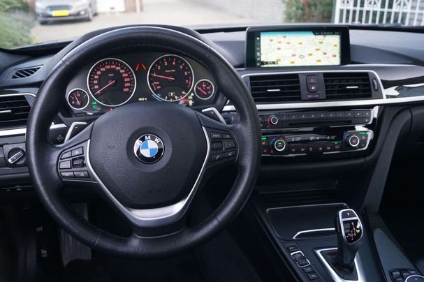 BMW 320i Touring 135 kW image number 9