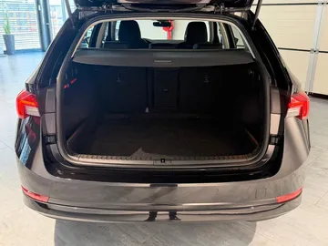Car image 31