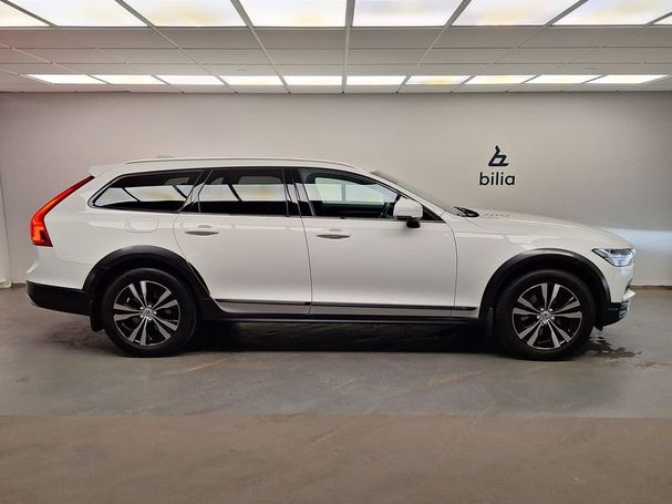 Volvo V90 Cross Country D4 AWD 141 kW image number 2