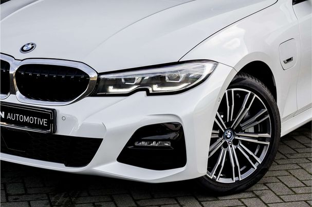 BMW 330 e Touring M Sport 218 kW image number 1