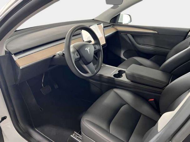 Tesla Model Y Long Range AWD 378 kW image number 5