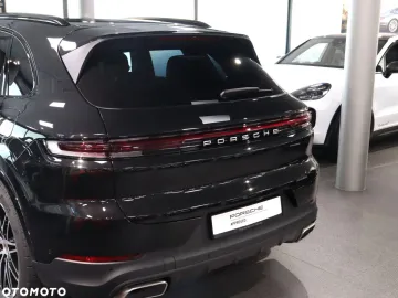 Car image 36
