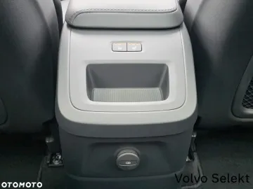 Car image 40