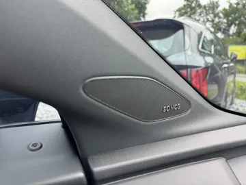 Car image 33