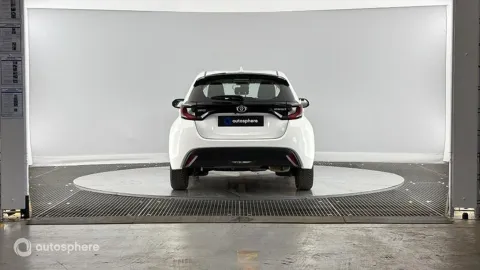 Car image 5