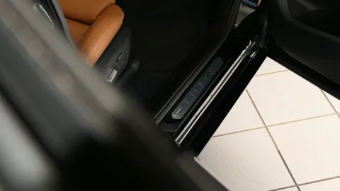 Car image 47