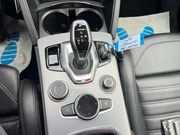 Car image 35