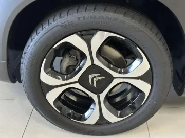 Car image 34