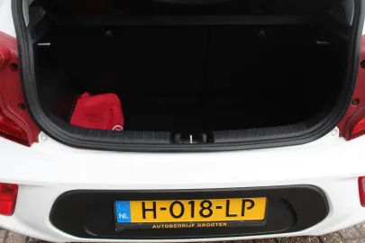 Car image 21