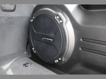 Car image 32