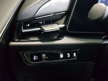 Car image 38