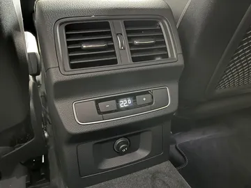 Car image 35