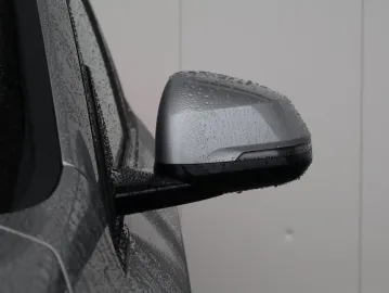 Car image 49