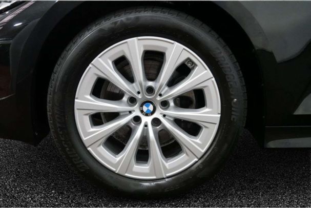 BMW 320d Touring xDrive Advantage 140 kW image number 24