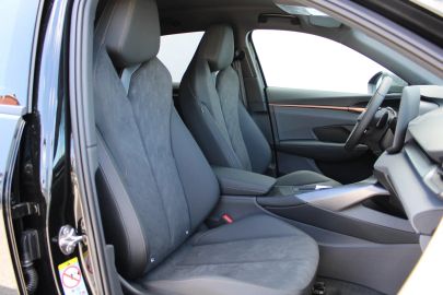 Car image 32