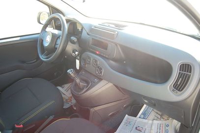 Car image 11