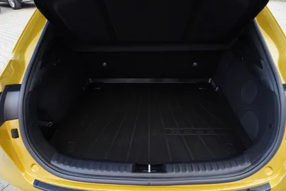 Car image 32