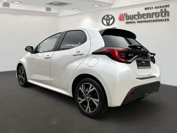 Car image 3