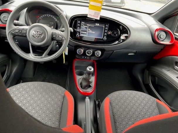 Toyota Aygo X 53 kW image number 10