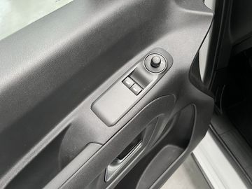 Car image 31