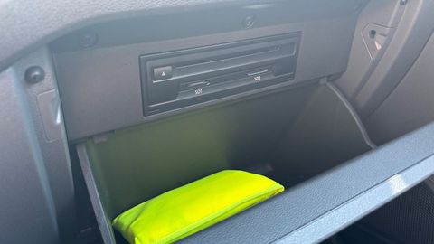 Car image 40