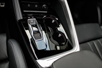 Car image 33