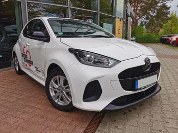 Car image 25
