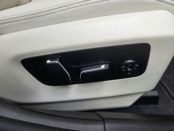 Car image 39