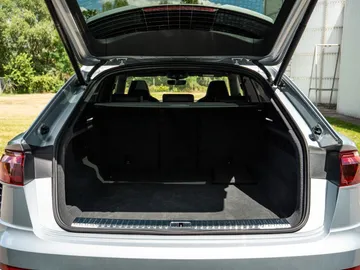 Car image 35