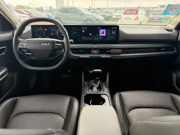 Car image 22