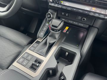 Car image 30