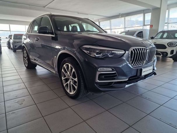 BMW X5 xDrive30d xLine 195 kW image number 2