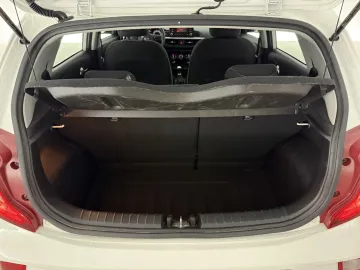 Car image 32