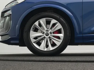 Car image 47