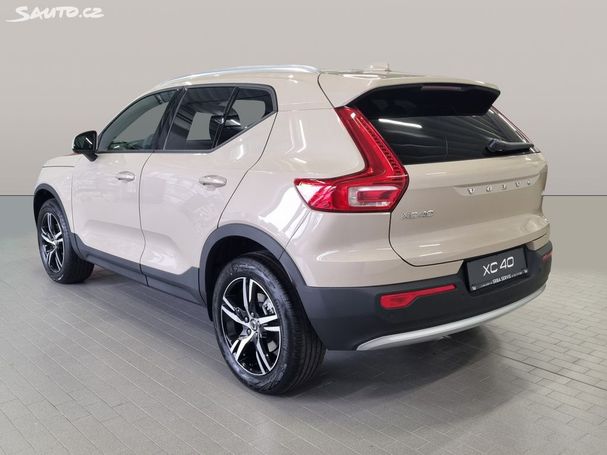 Volvo XC40 B3 Core 120 kW image number 4