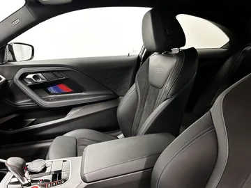 Car image 34