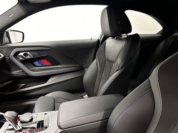 Car image 34