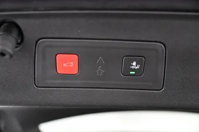 Car image 33