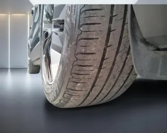 Car image 26