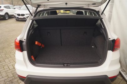 Car image 24