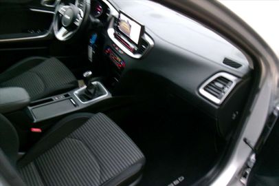 Car image 26