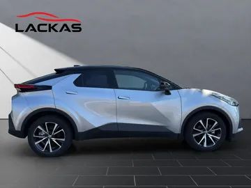 Car image 4